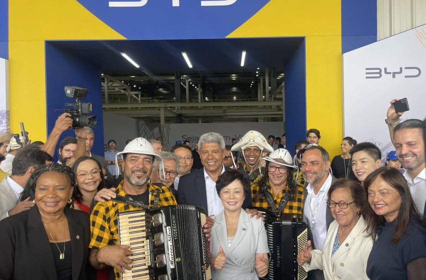 Jerônimo Rodrigues destaca avanço da BYD em Camaçari e prevê montagem completa de veículos ainda em 2025