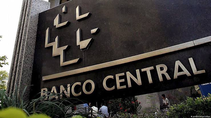 Banco Central suspende três instituições do Pix após ataque cibernético milionário