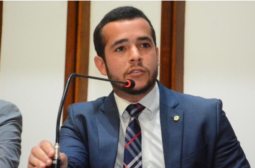 Deputado Matheus Ferreira homenageia Santanópolis pelos 63 anos de emancipação