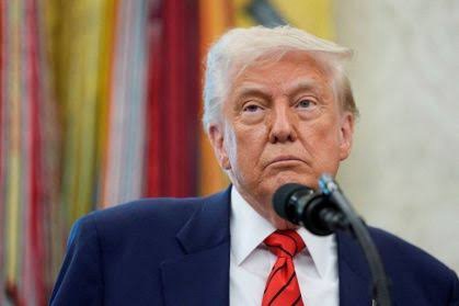Trump eleva tom contra o Brasil e avalia retaliação tarifária
