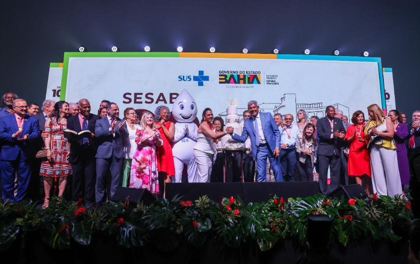 Ivana Bastos participa de solenidade em comemoração ao centenário da Sesab