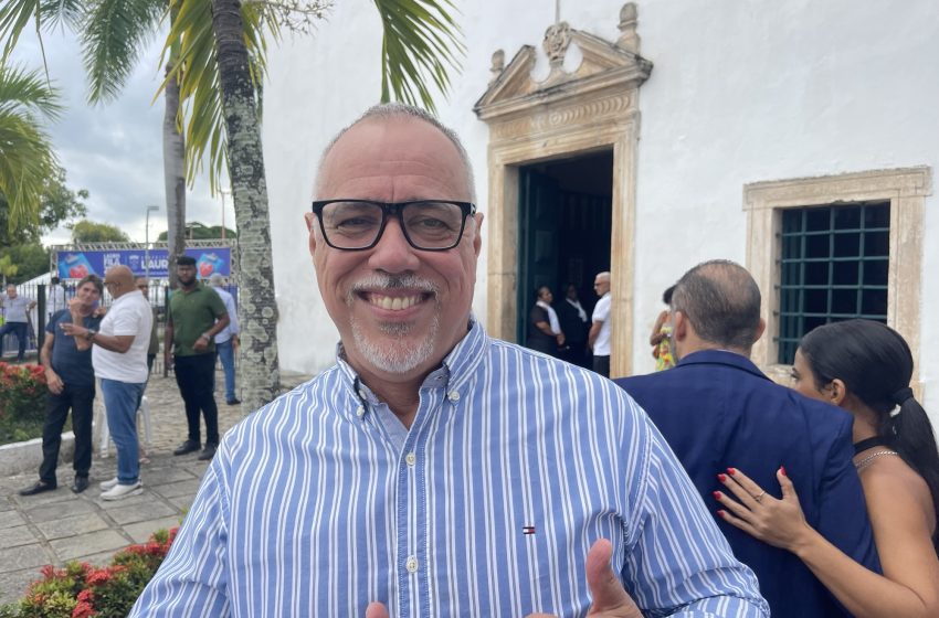 “Débora está no caminho certo”, afirma ex-prefeito Dr. Márcio durante celebração pelos 63 anos de Lauro de Freitas