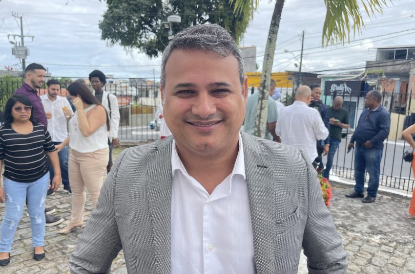 Vereador Adriano Almeida celebra 63 anos de Lauro de Freitas e destaca compromisso com o desenvolvimento da cidade