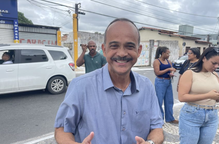 Elinaldo Araújo participa de missa pelos 63 anos de Lauro de Freitas e comenta pré-campanha: “Estamos atuando em 57 municípios”