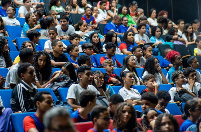 Projeto leva educador e estudantes da rede municipal de ensino para intercâmbio cultural em PortugalCamaçari: