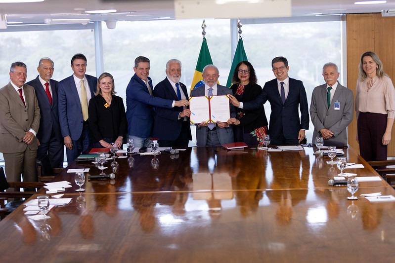 Presidente Lula sanciona projeto de lei de autoria do senador Jaques Wagner que libera R$ 22 bilhões para a ciência e tecnologia