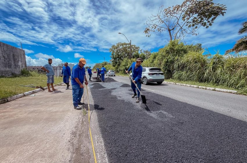 Prefeitura intensifica obras de drenagem e recuperação asfáltica em Lauro de Freitas