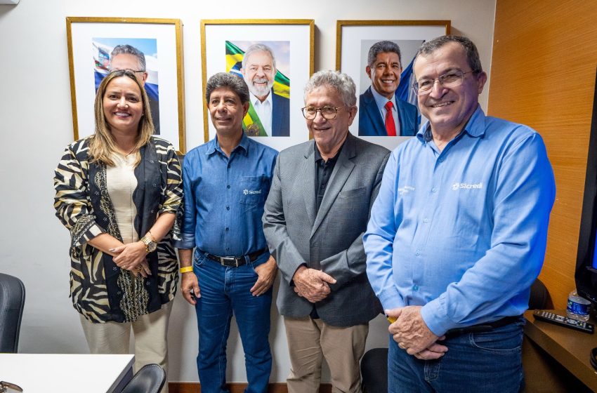Governo municipal firma parceria com BNB e dialoga com Sicredi