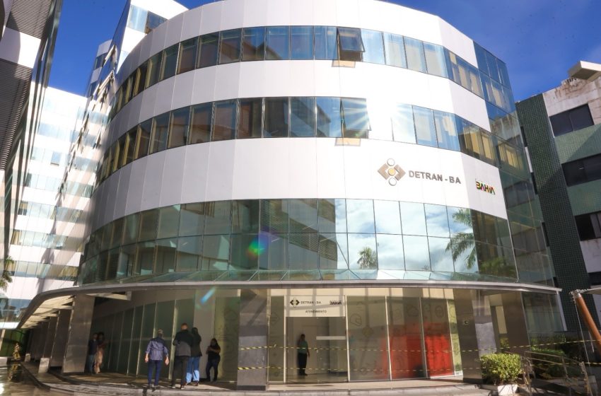 Selecionados nos programas CNH da Gente e CNH na Escola têm até 29 de agosto para entregar documentação