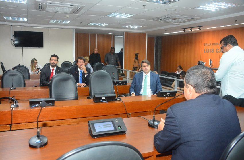 Deputados voltam a cobrar solução para outorgas de água em Irecê