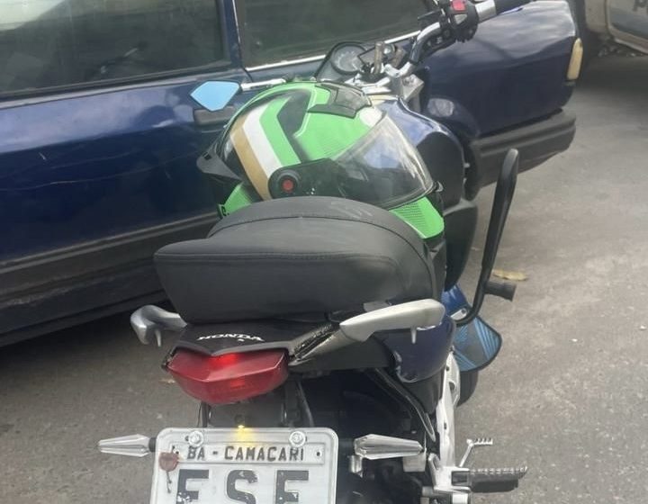 PM apreende motocicleta com chassi raspado em Camaçari