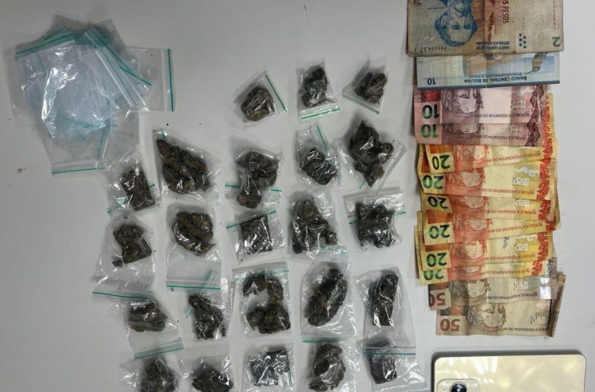 Homem é preso por tráfico de drogas em Camaçari após tentar fugir de abordagem da PM