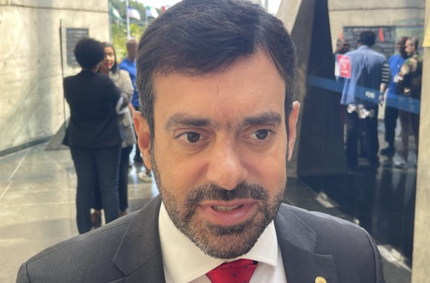 Tiago Correia elogia secretário da Fazenda, mas cobra transparência na aplicação de empréstimos do governo