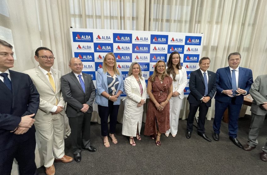 Ivana Bastos celebra Prêmio Unale Assembleia Cidadã e destaca inovação da ALBA em gestão pública