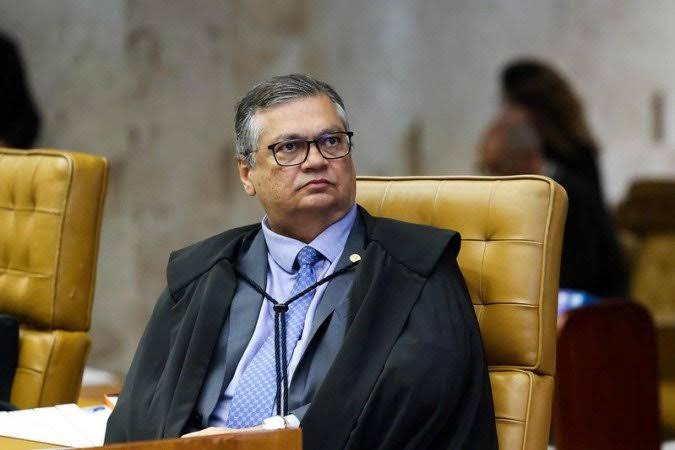 STF: Dino aciona PF para investigar R$ 695 milhões em emendas Pix sem transparência