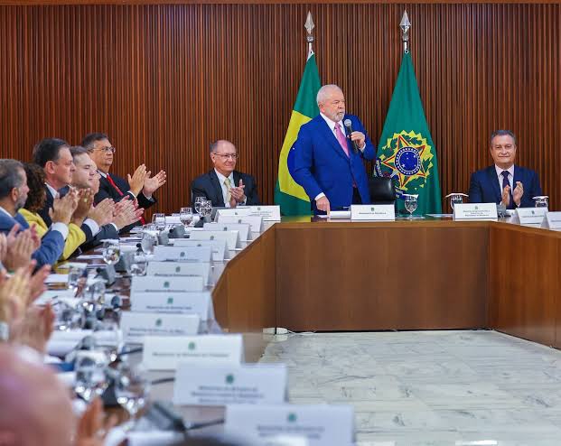 Lula reage à revogação de visto de Lewandowski e reforça defesa da soberania do Brasil em reunião ministerial