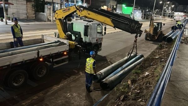Embasa conclui obra de esgotamento sanitário na Av. ACM