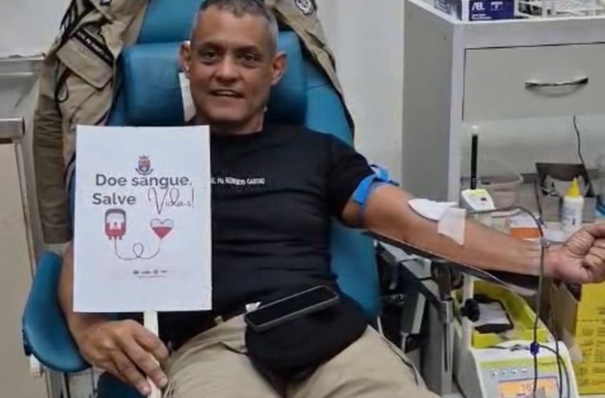 12º BPM de Camaçari participa do “Dia D” da campanha: “Uma Dose de Carinho” com doação de sangue