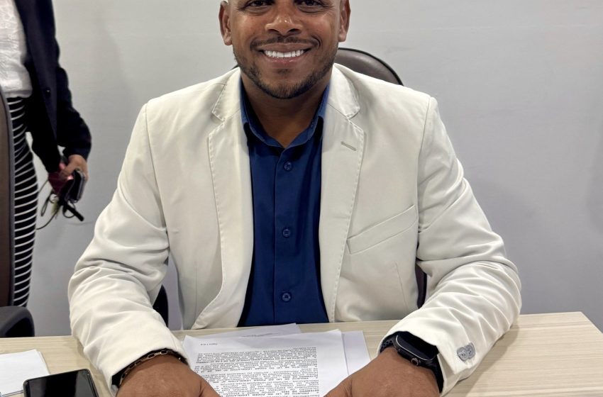  Fábio Carvalho solicita pavimentação de ruas na Baixa Fria em Lauro de Freitas