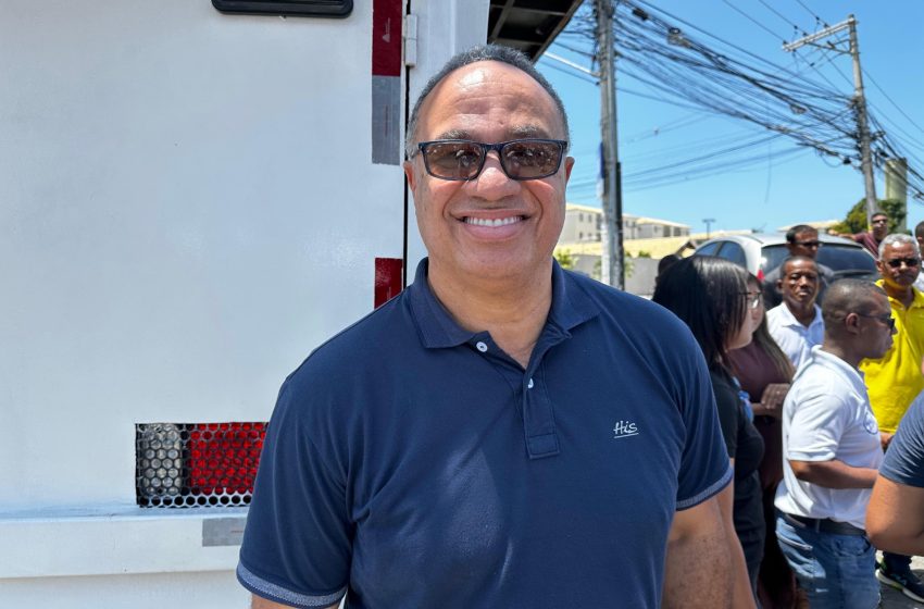 Vereador César comemora início do programa Pavimenta Lauro e destaca cumprimento de promessas de campanha pela prefeita Débora Regis
