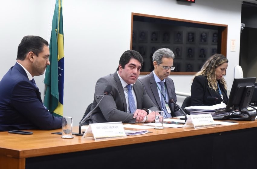 Projeto que cria o Programa Luz do Sol é aprovado na Comissão de Minas e Energia
