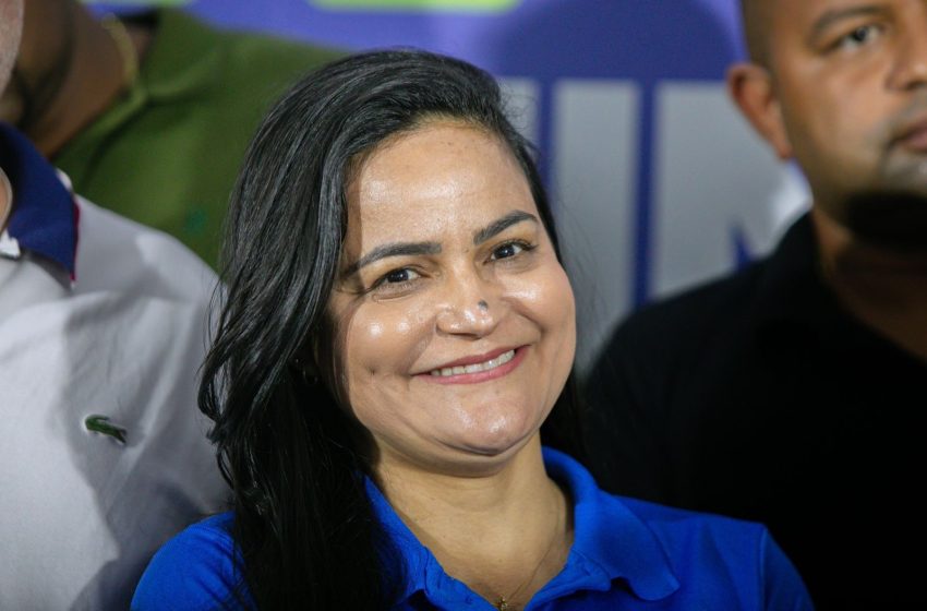 Débora Regis anuncia comida de graça no Restaurante Popular e Cozinha Comunitária da Itinga