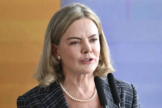 Gleisi cobra lealdade de quem permanecer no governo após saída da União-PP