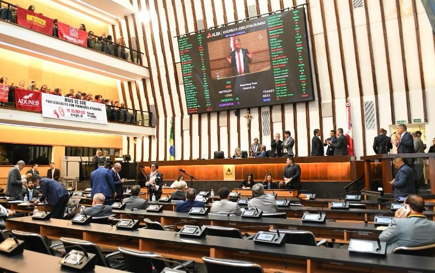 AL-BA aprova 14 projetos e garante avanços na segurança e no funcionalismo
