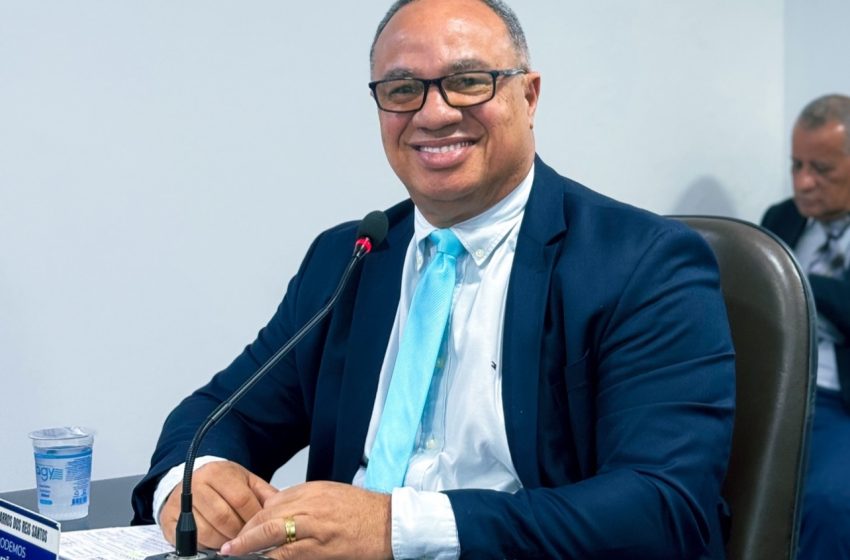 César Grandão sugere criação do Dia do Jovem Evangélico em Lauro de Freitas