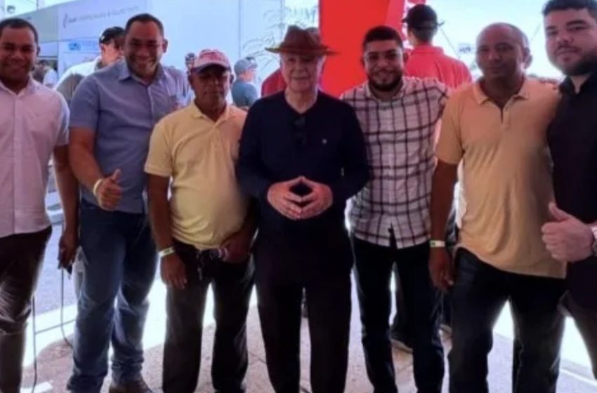 João Leão prestigia a 1ª edição da Barra Agroshow