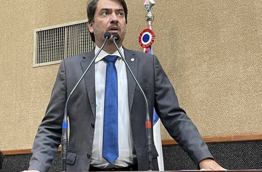 Pedro Tavares destaca melhorias em Lauro de Freitas sob gestão de Débora