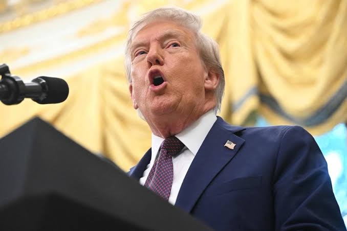 Trump ameaça Brasil em meio a julgamento de Bolsonaro no STF