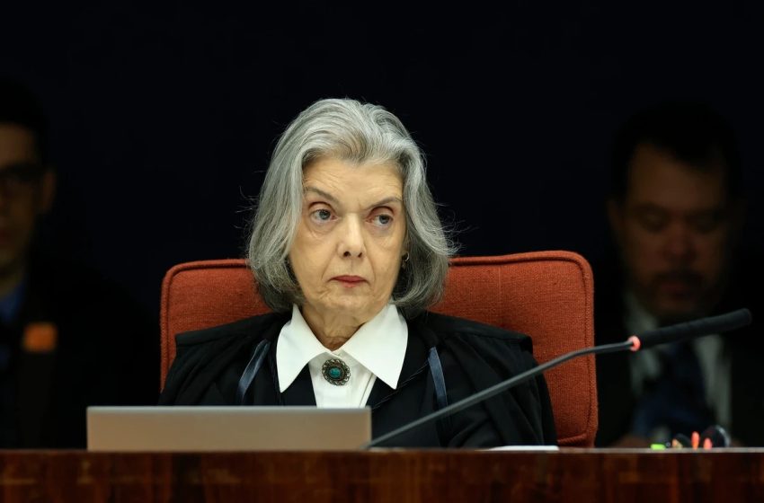 Cármen Lúcia dá voto decisivo e STF forma maioria para condenar Bolsonaro