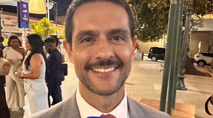 João Bacelar exalta trajetória de Loyola em entrega de título de Cidadão Soteropolitano