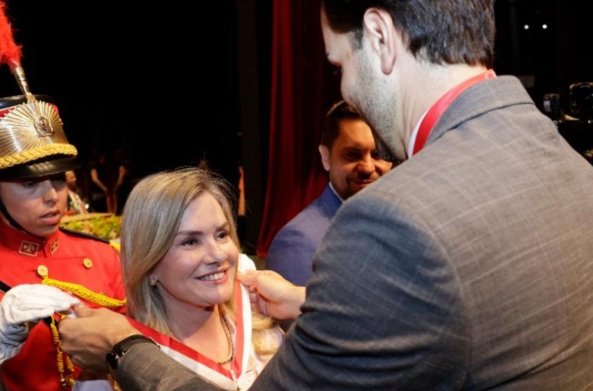 Ivana Bastos recebe Medalha Grande Mérito da ALMG em celebração histórica