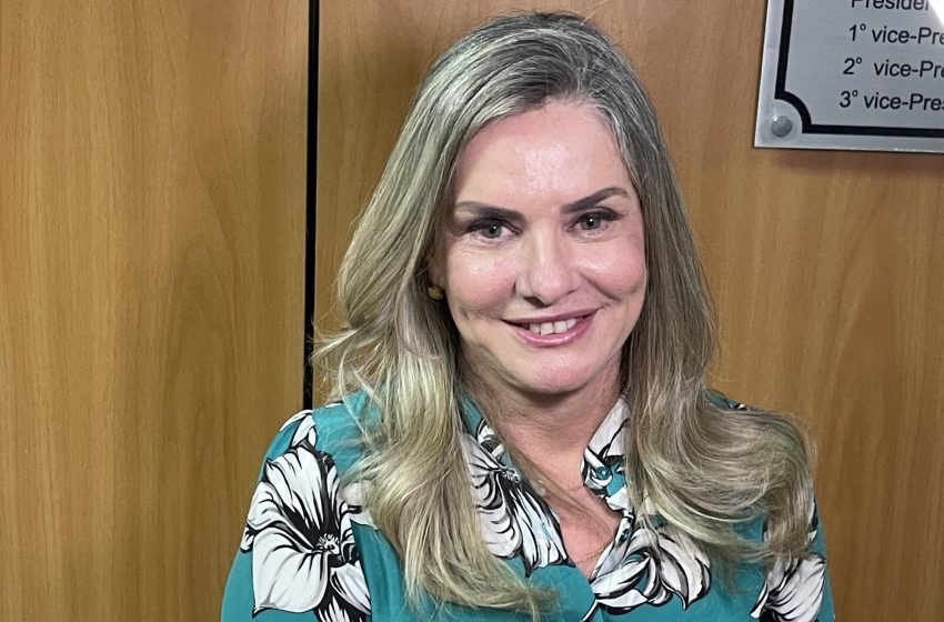 Ivana Bastos destaca aprovação de abono extraordinário para o magistério em 2025