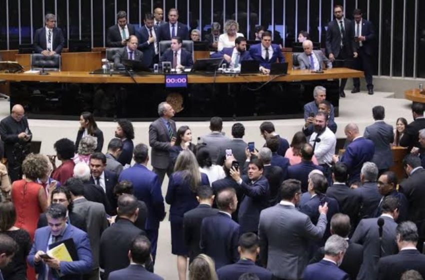 Saiba quem foram os Deputados da baianos que assinaram urgência para PL da Anistia