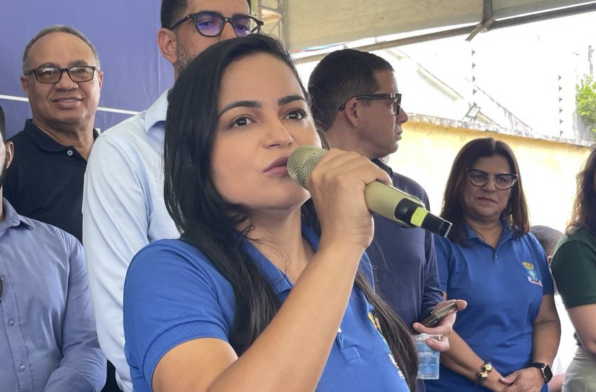 Débora Regis lança Pavimenta Lauro: “O povo merece qualidade, não tapa-buraco”