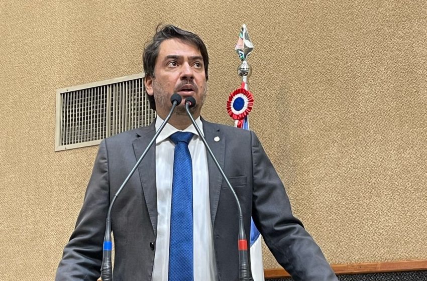 Deputado Pedro Tavares elogia gestão de Débora Regis e destaca avanços em Lauro de Freitas