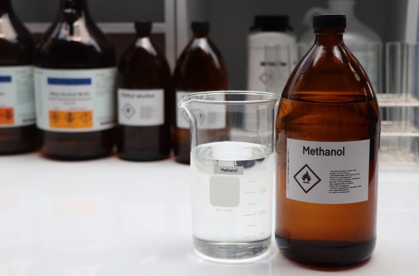 “Metanol em bebidas adulteradas: o que você precisa saber”