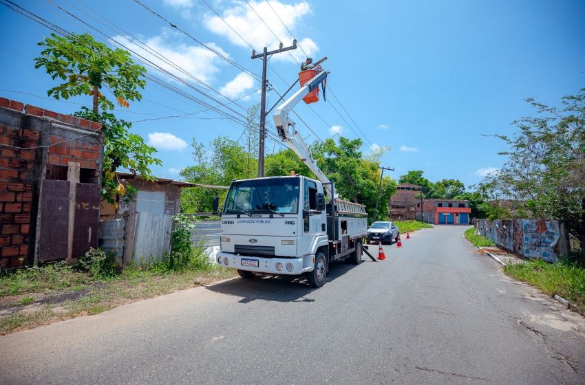 Prefeitura de Lauro de Freitas realiza quase 800 serviços de manutenção na iluminação pública em setembro