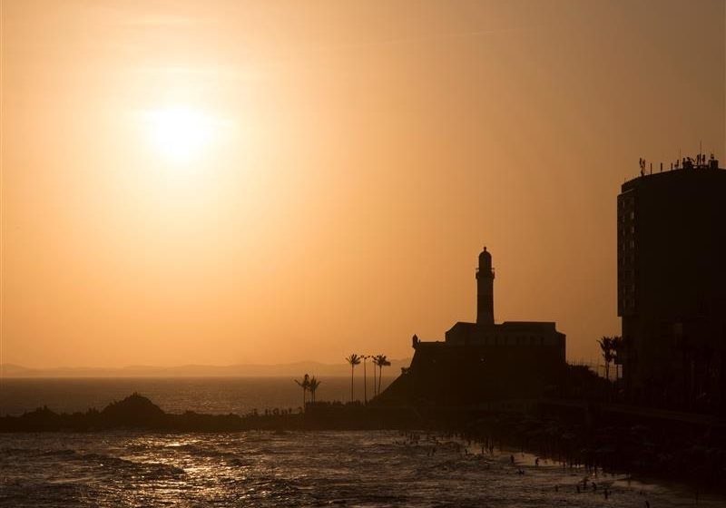 Verão baiano promete calor intenso e sensação térmica acima dos 40°C, alerta Climatempo