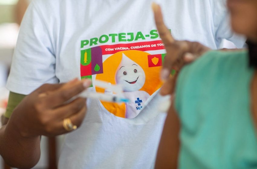 Camaçari realiza Dia D de multivacinação com drive-thru e mais 21 pontos de imunização na sede e orla