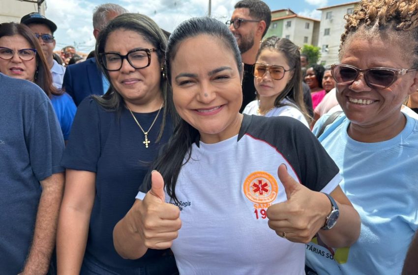 Prefeita Débora Regis dá ordem de serviço para construção da USF do Capiarara e destaca valorização dos servidores
