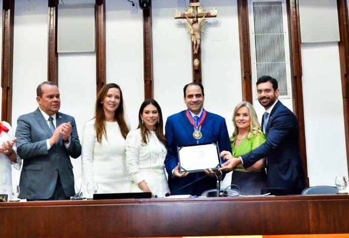  Vice-governador Geraldo Júnior participa de sessões especiais da ALBA em homenagem ao presidente da OAB e delegados da Polícia Federal