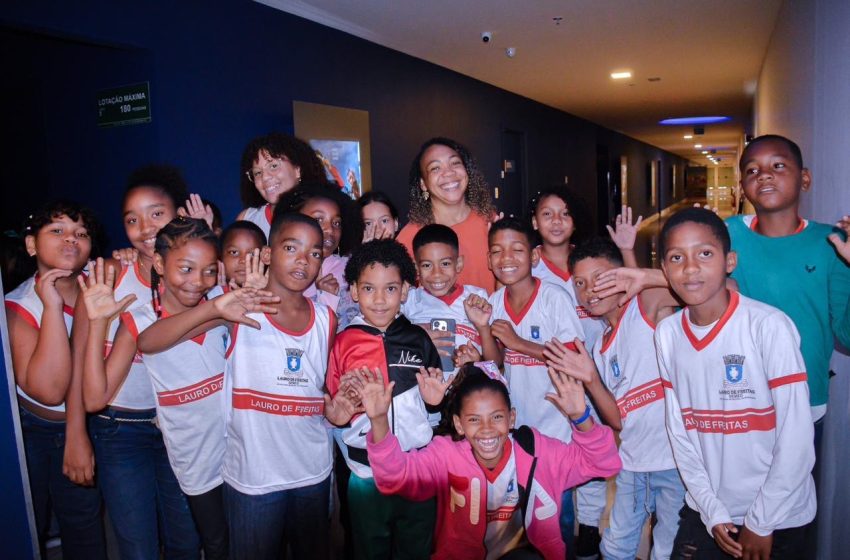 Alunos da rede municipal vivem manhã de cinema e diversão com o filme Sonic 3