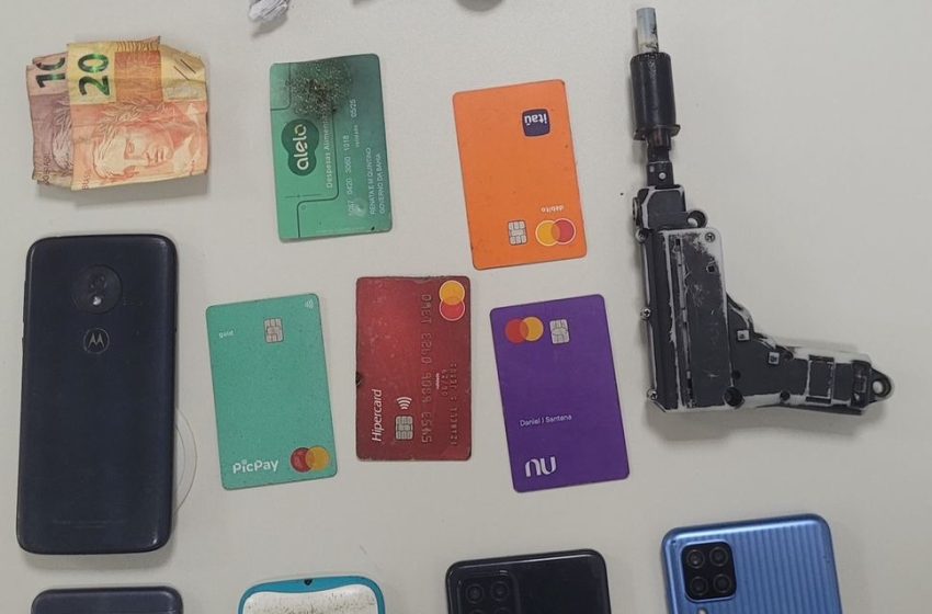 12º BPM de Camaçari prende homem por tráfico de drogas e apreende simulacro de arma e munição
