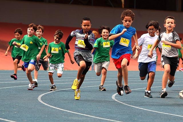 Fim de semana esportivo em Lauro de Freitas tem Maratona Kids, futebol e campeonato de fisiculturismo