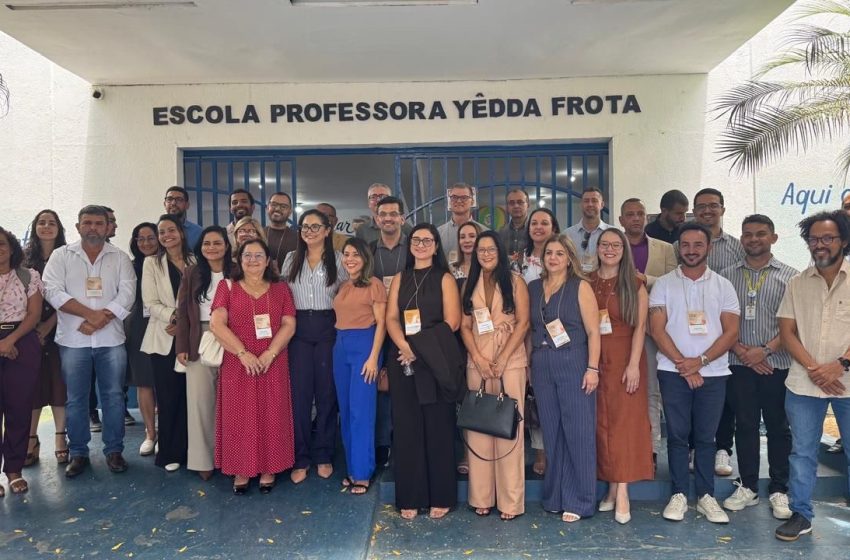Prefeita Débora Regis reforça parceria entre poderes e entidades pela educação pública de qualidade
