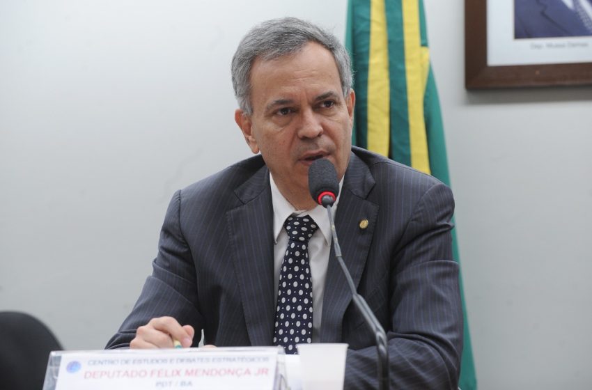 Félix Mendonça apresenta emenda para ampliar despacho gratuito de bagagem em voos domésticos